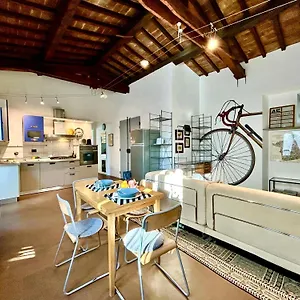 Apartment Bright House With Terrace In Santa Croce, Florence